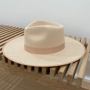 Lack of Color Ivory Rancher Size Small